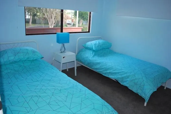 Cosy Beach Pad - Three Bedrooms Marcoola 0*,  Australia